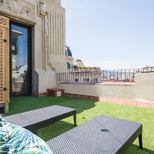 Blau Atic Apartment
